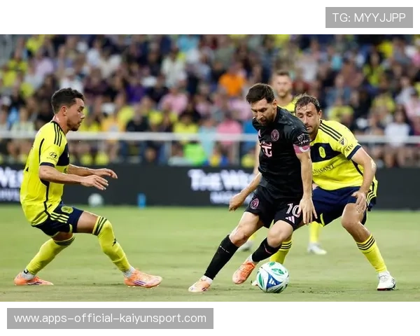 梅西面对两人夹击仍分球，迈阿密国际轻松破门，梅西myshop